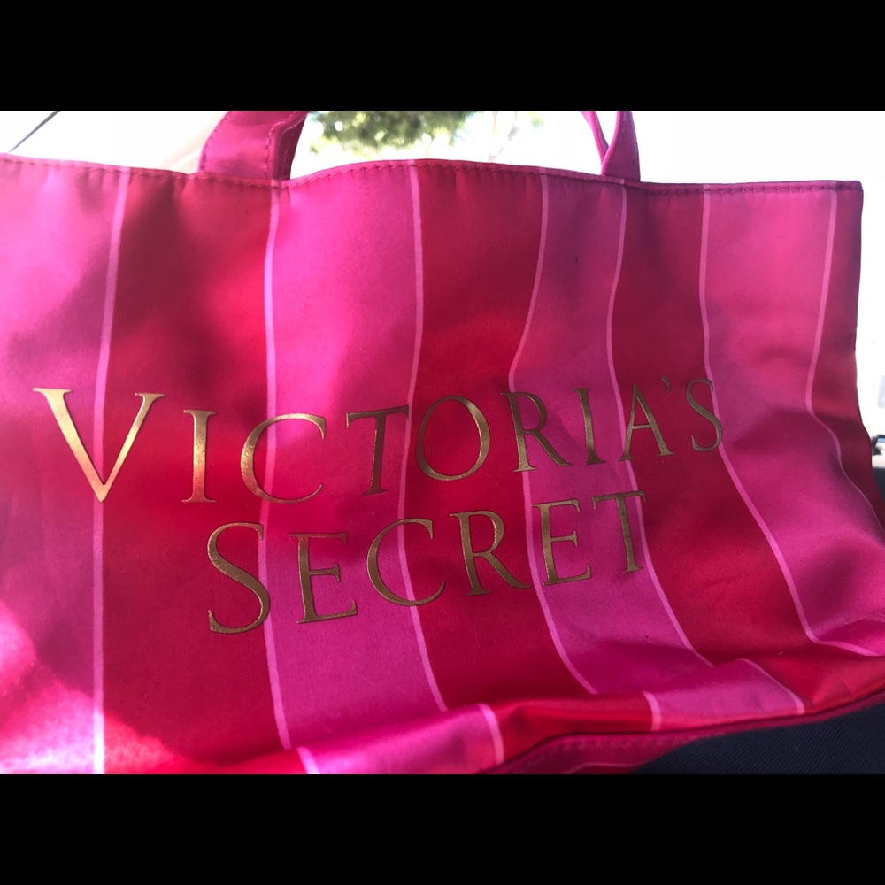 Victoria’s Secret Signature LIMITED EDITION